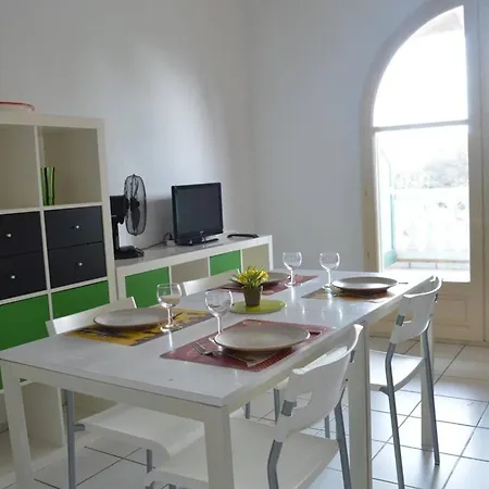 2 Pieces Avec Mezzanine, Terrasse, Piscine, A 5 Min - Fr-1-226a-192